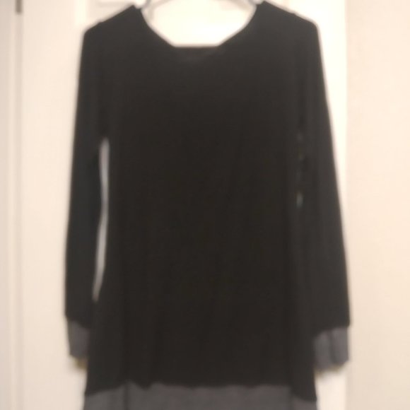 Lilac Cowl Neck Loose Black Shirt - Picture 2 of 7